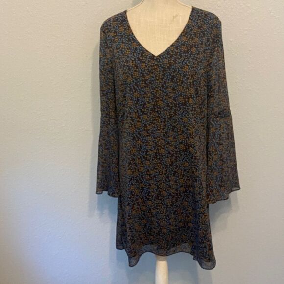 CAbi Blue Floral Poise Bell Sleeve Dress Style 3648 Size Large - Picture 1 of 9